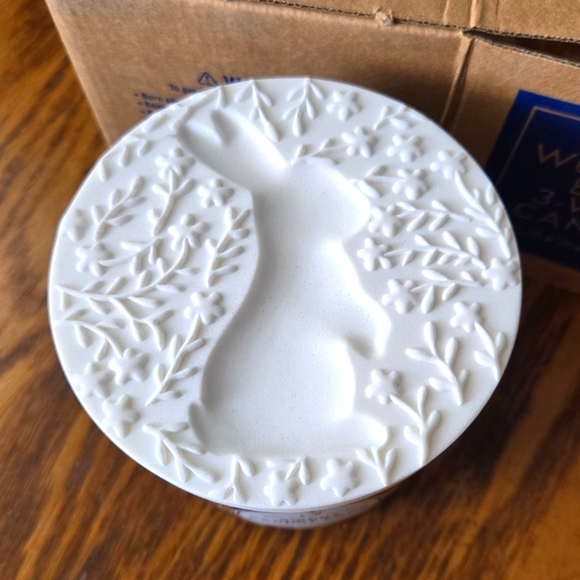 🛍BOGO 50% OFF🥕🎂🕯NWT‼️BBW "Sweet Carrot Cake" 3-wick Candle w/ Bunny Lid - Picture 3 of 10